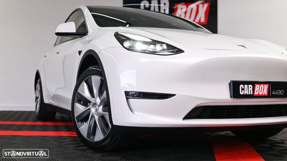Tesla Model Y Long Range Dual Motor AWD - 4