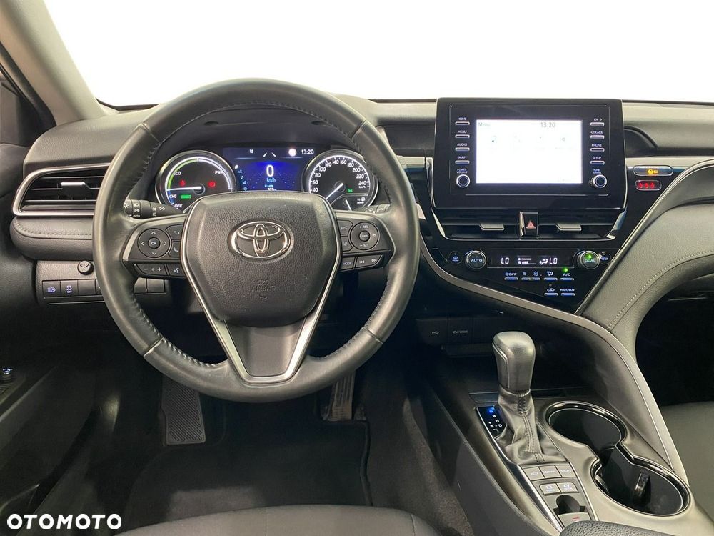 Toyota Camry - 10