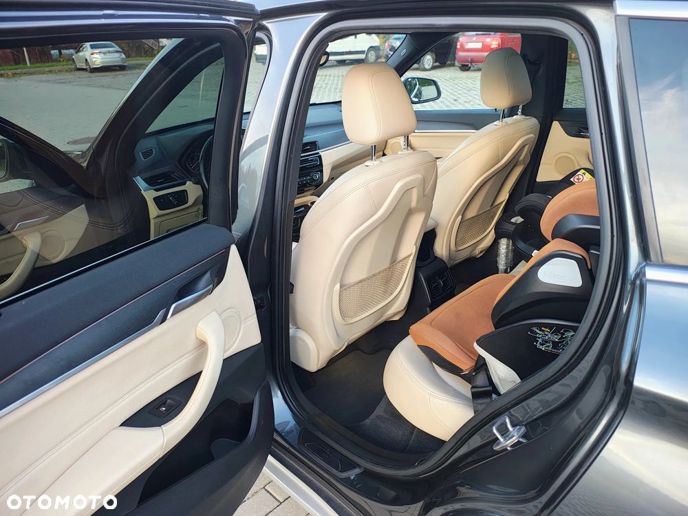 BMW X1 xDrive28i xLine - 10