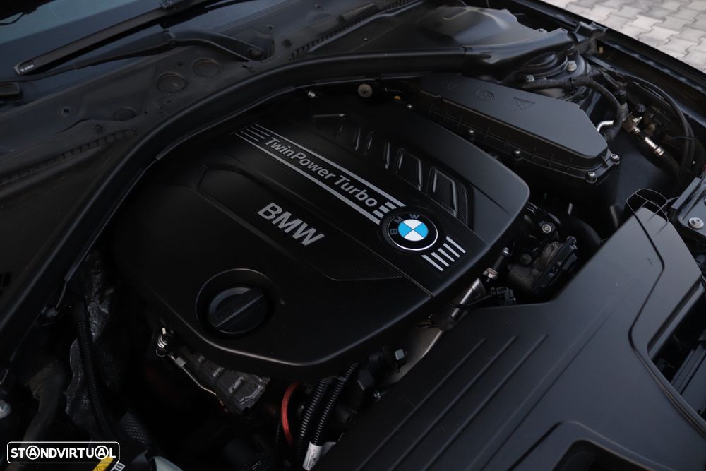 BMW 318 d Touring xDrive Line Sport - 54