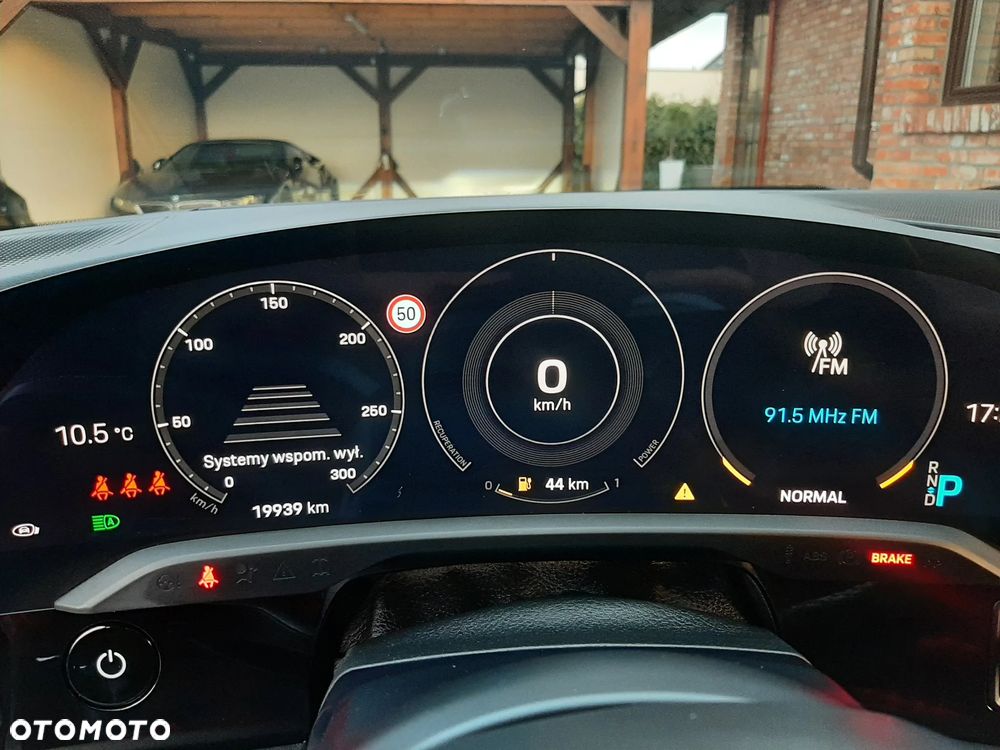 Porsche Taycan 4S - 27