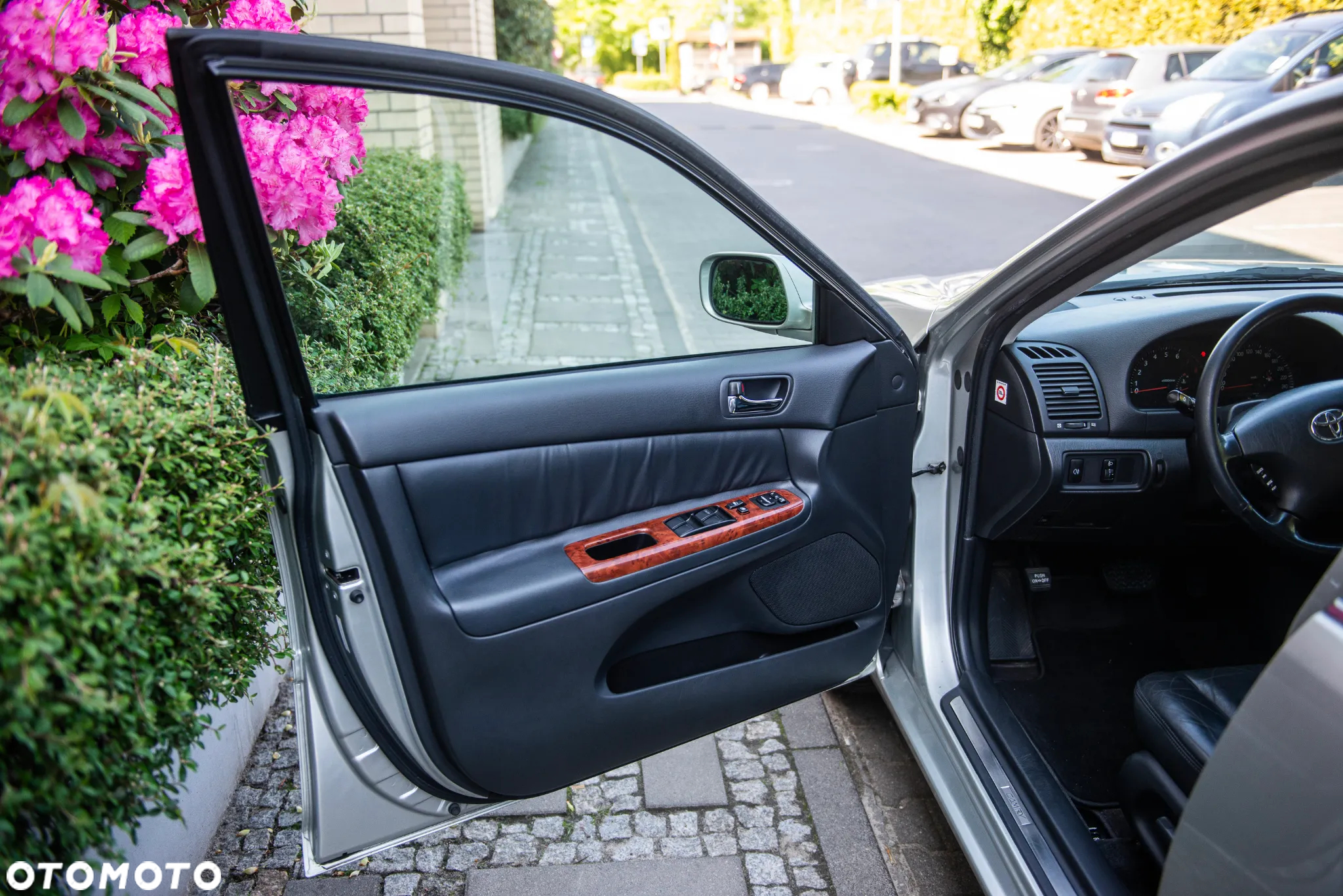 Toyota Camry 3.0 V6 - 14