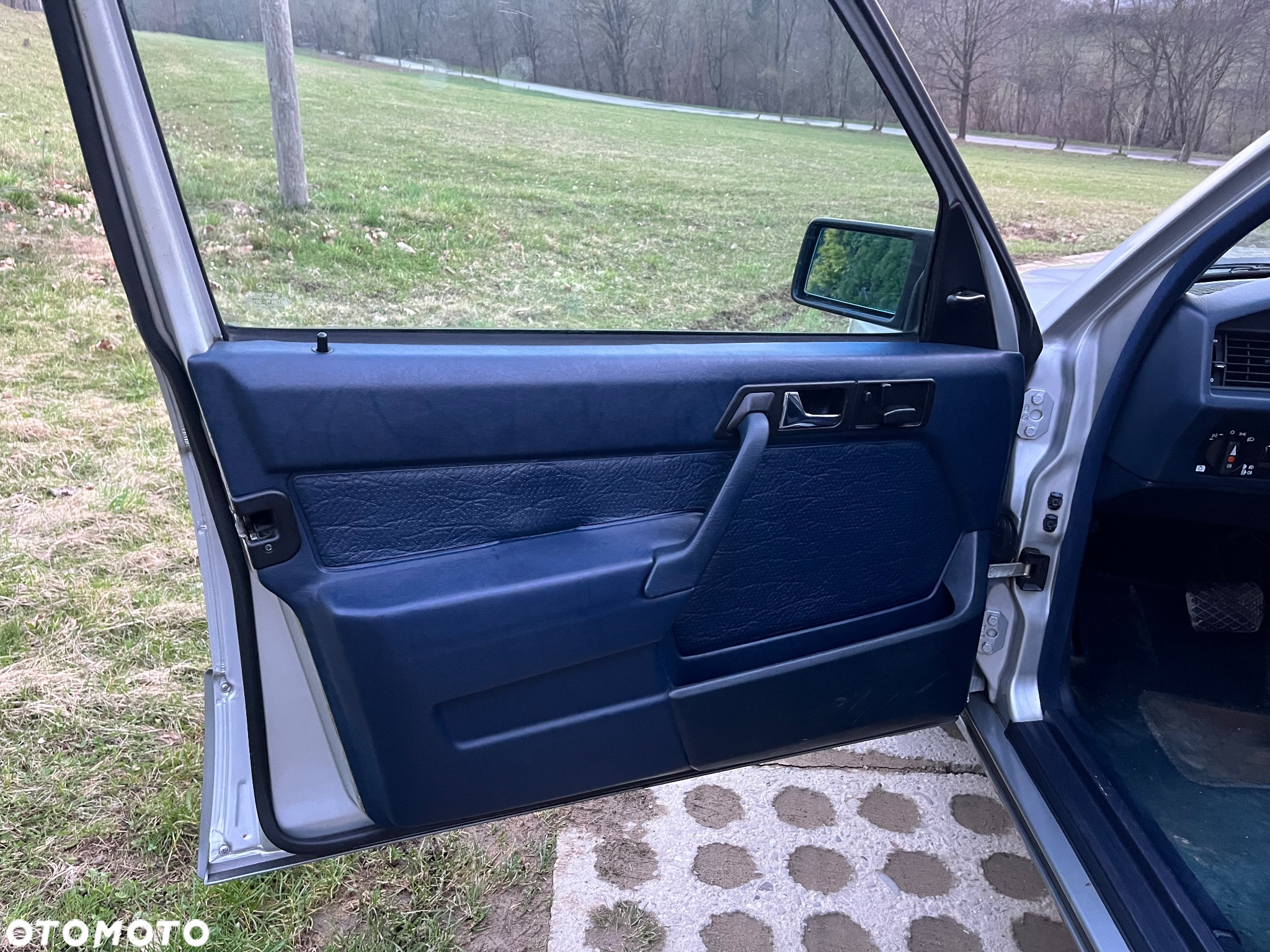 Mercedes-Benz W201 (190) - 21