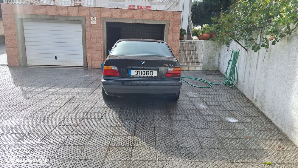 BMW 316 i Touring - 10