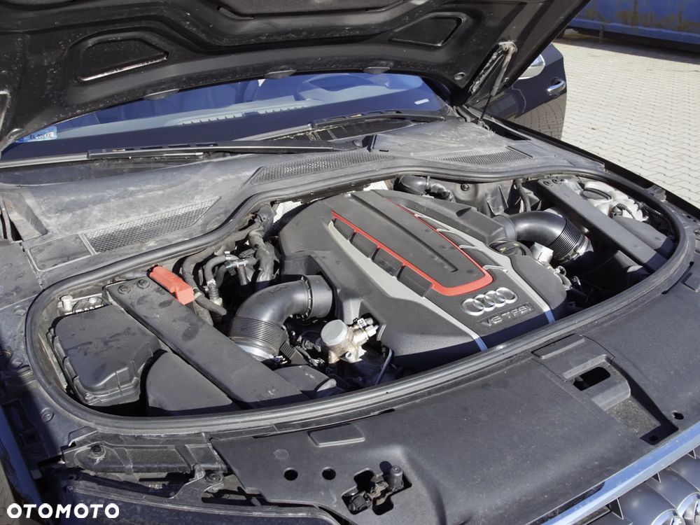 Audi S8 - 4