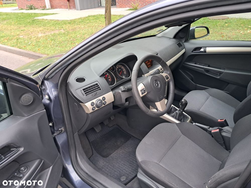 Opel Astra 1.6 Caravan Edition - 14