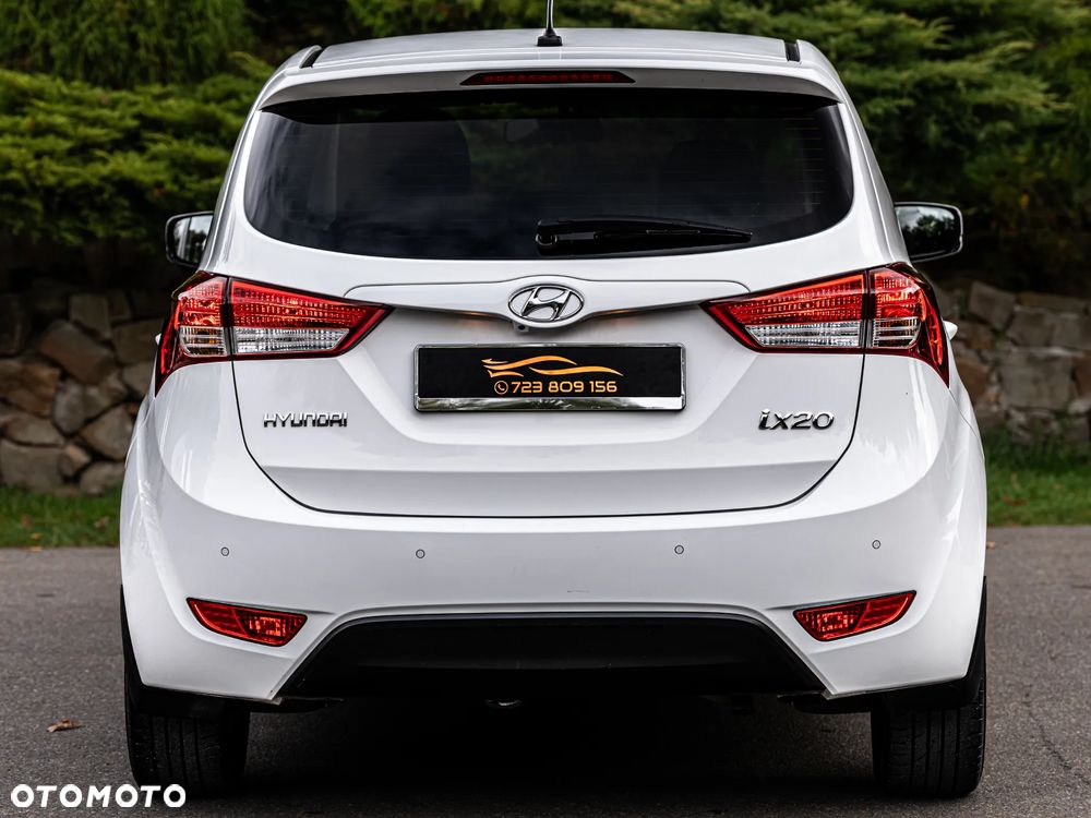 Hyundai ix20 1.4 Premium - 19