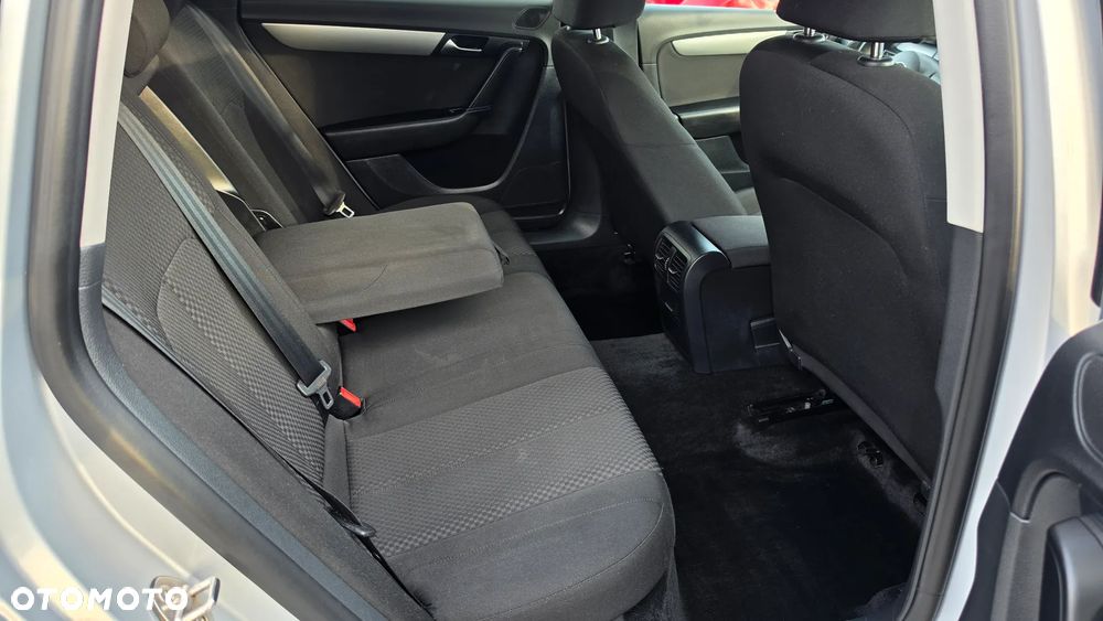 Volkswagen Passat 2.0 Blue TDI SCR Comfortline - 14
