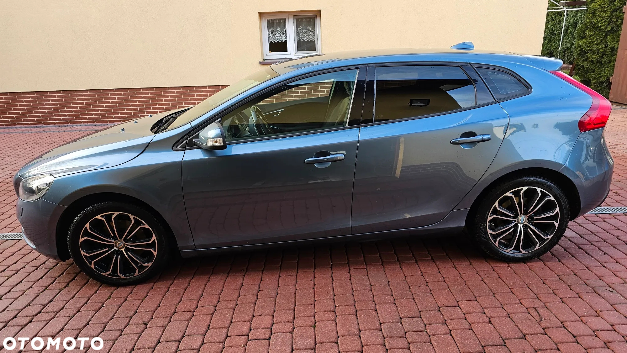 Volvo V40 T3 Momentum - 22