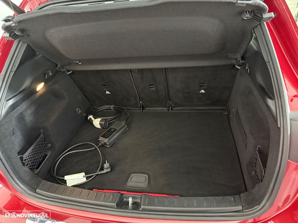 Mercedes-Benz GLA 250 e 8G-DCT AMG Line - 33