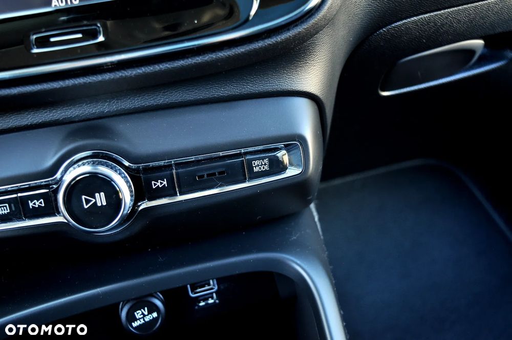 Volvo XC 40 T4 Geartronic Momentum Pro - 33