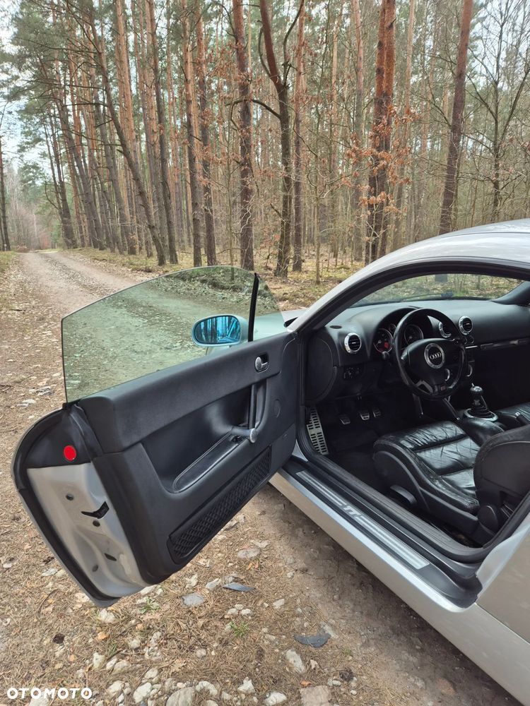 Audi TT Coupé 1.8T Quattro - 12