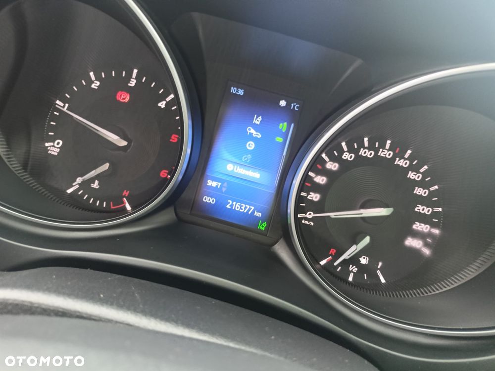 Toyota Avensis Touring Sports 1.6 D-4D Comfort - 24