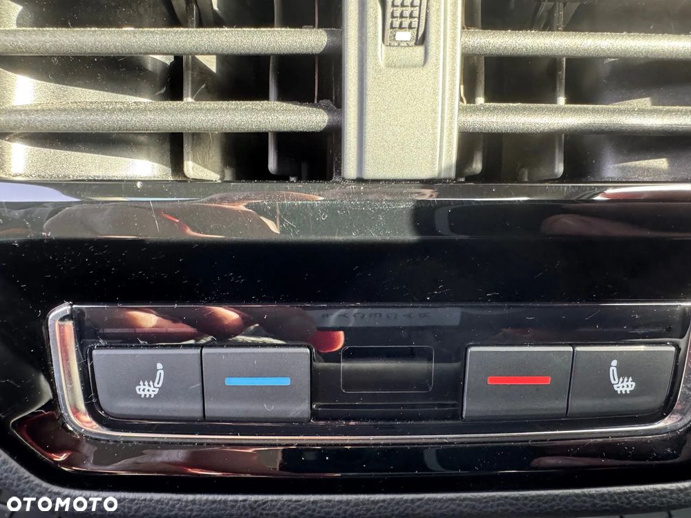 Volkswagen Passat - 14