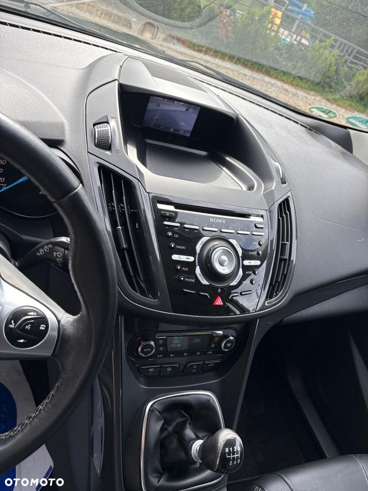 Ford Kuga 1.5 EcoBoost 2x4 Titanium - 17