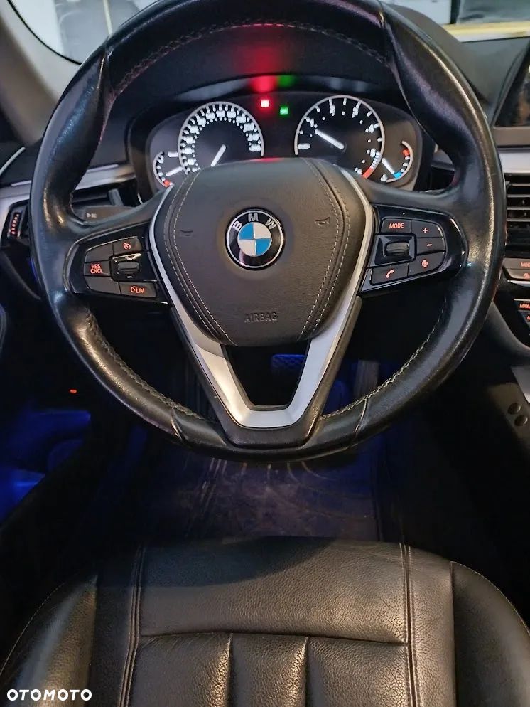 BMW Seria 5 525d - 8