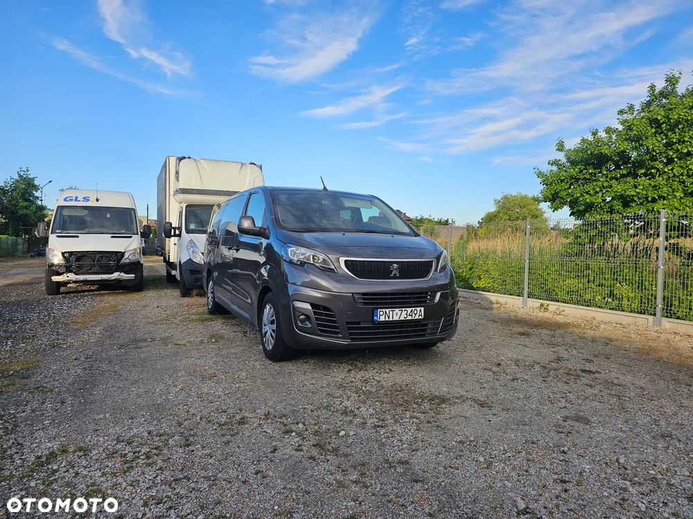 Peugeot Traveller - 2