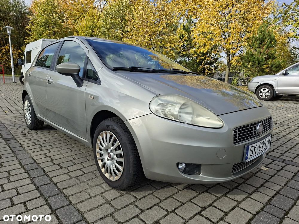 Fiat Grande Punto 2009 photo 2