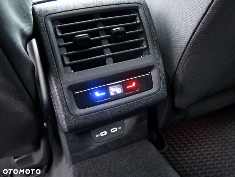 Volkswagen Golf - 26