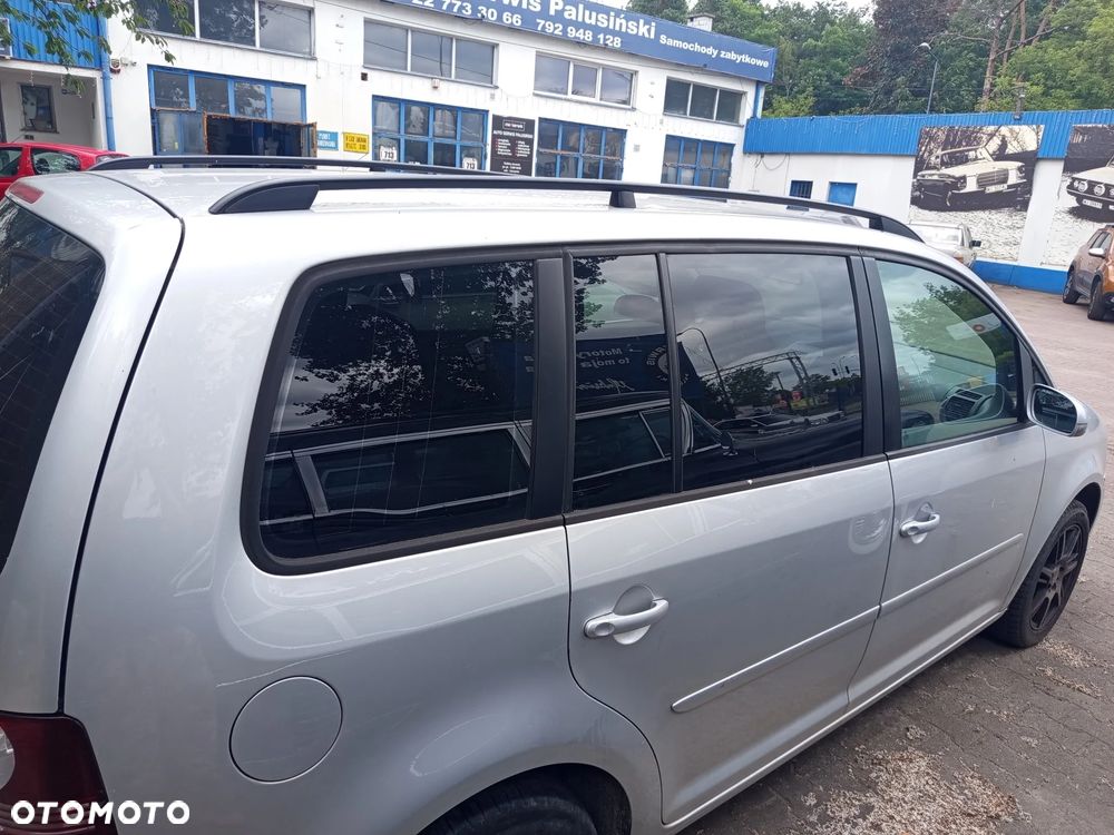 Volkswagen Touran - 1