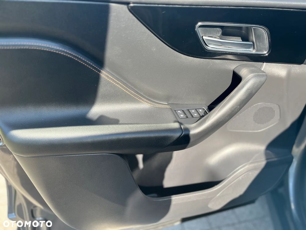 Jaguar F-Pace 20d Portfolio - 24