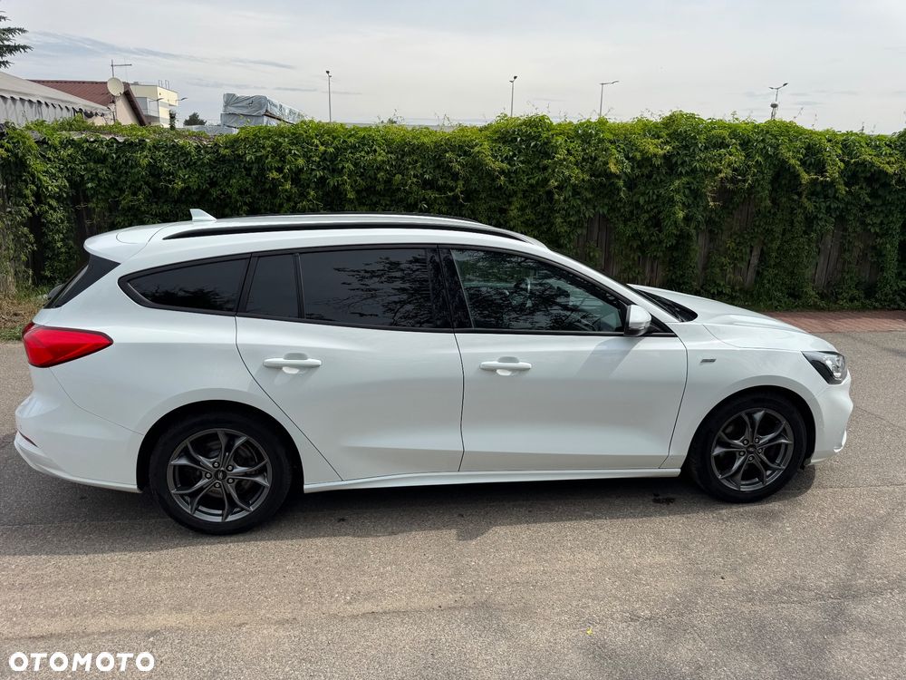 Ford Focus 1.5 EcoBlue Start-Stopp-System ST-LINE DESIGN - 13
