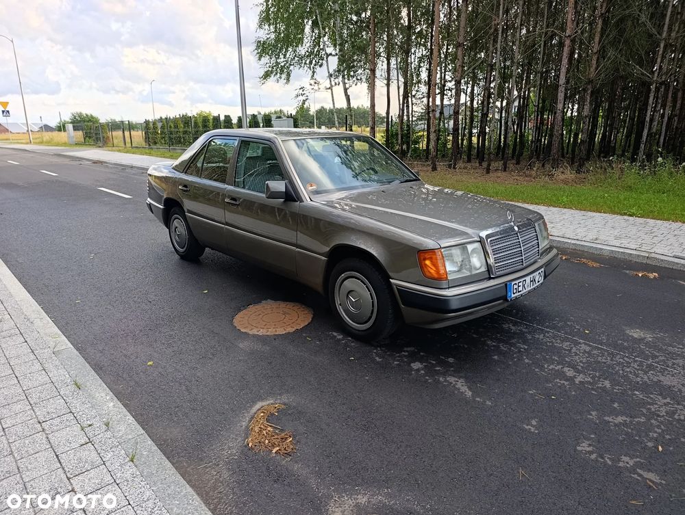 Mercedes-Benz W124 (1984-1993) - 17