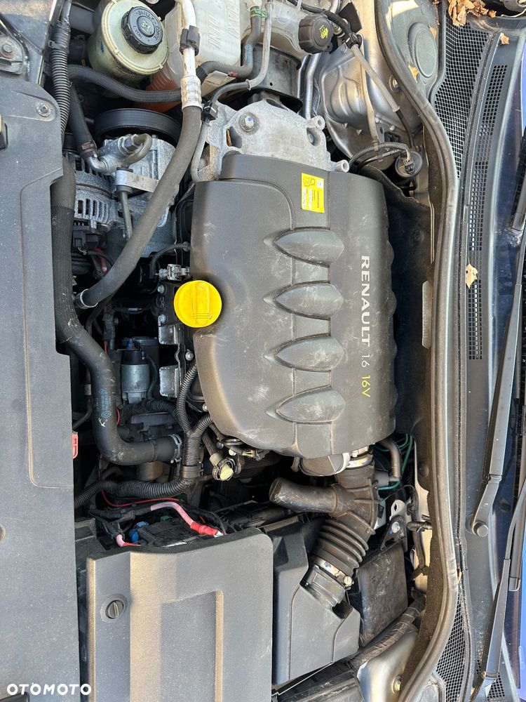 Renault Laguna 1.6 16V 110 Sportway - 22