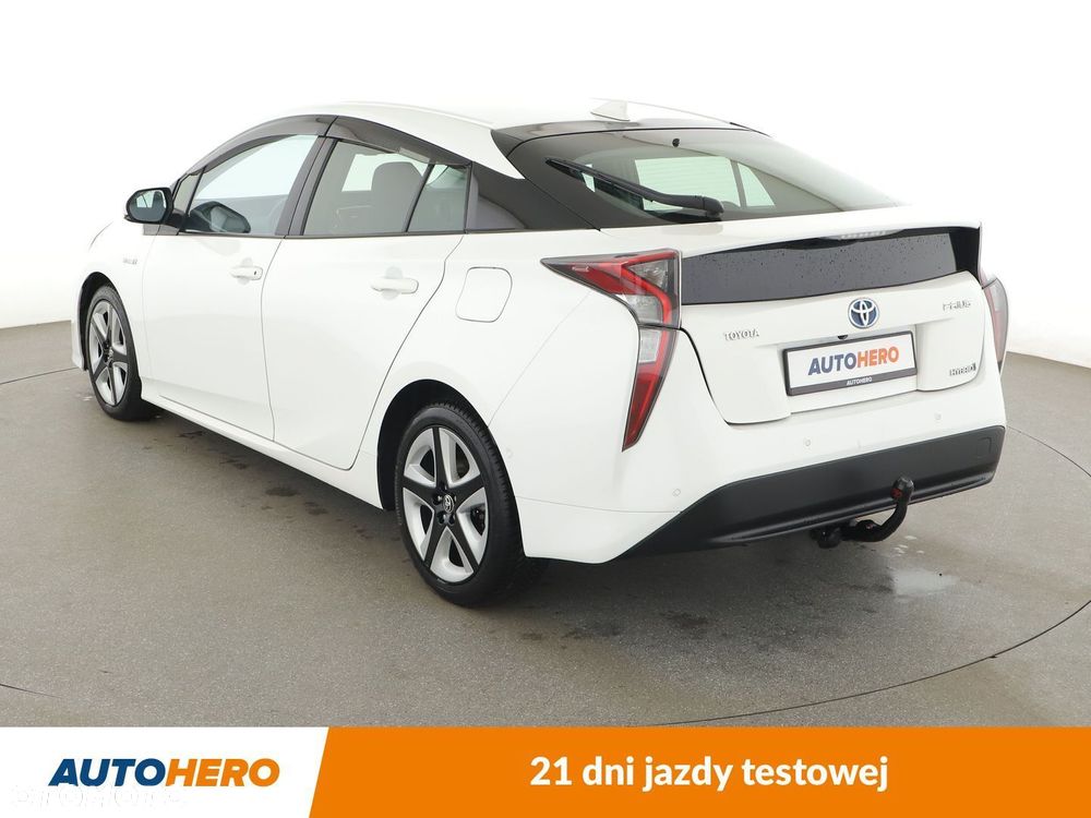 Toyota Prius - 4