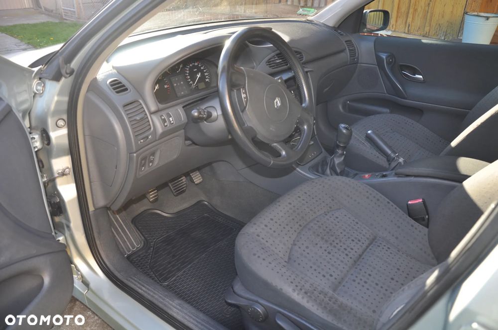 Renault Laguna 1.9 dCi Confort Expression - 10
