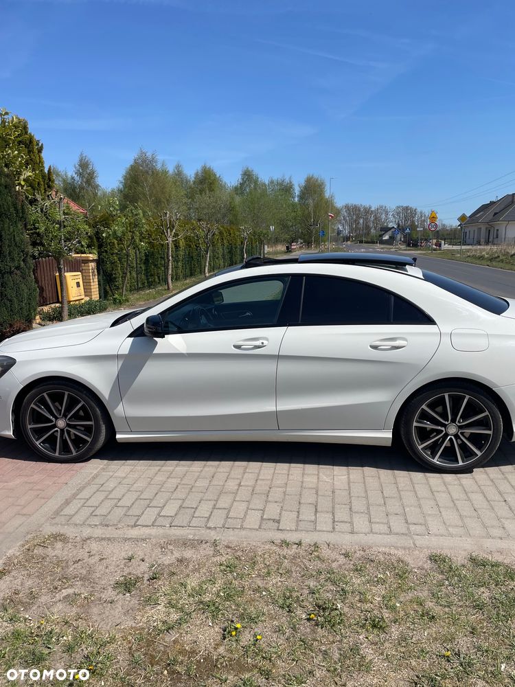 Mercedes-Benz CLA 180 AMG Line - 11