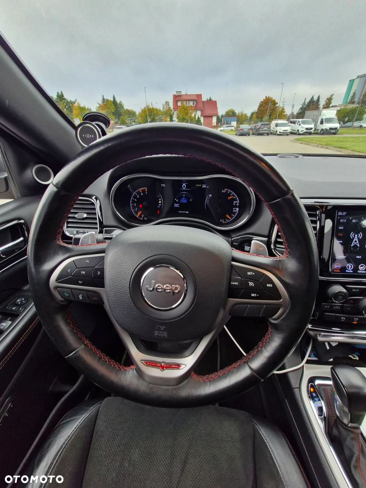 Jeep Grand Cherokee - 8
