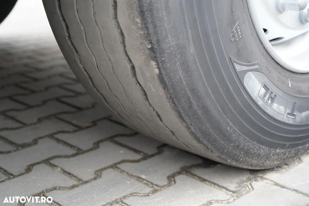 Fruehauf / CORTINĂ / STANDARD / ELEVATOR DHOLLANDIA 2.000 kg / PODEA PUTERNICĂ - 28