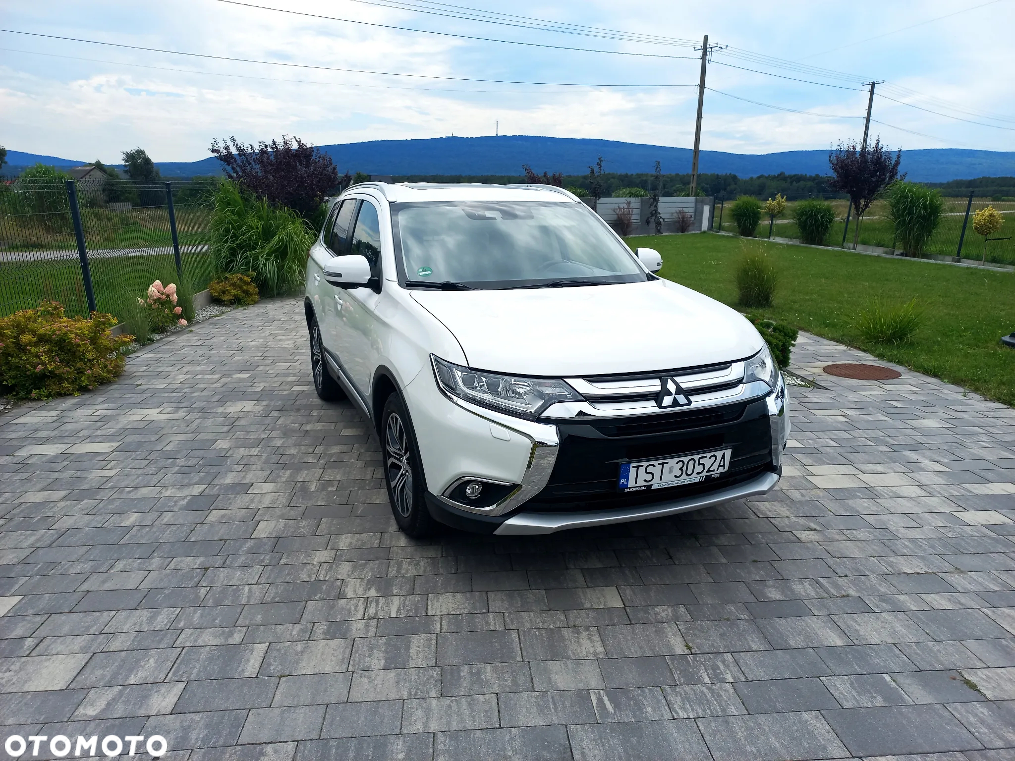 Mitsubishi Outlander 2.0 Intense + Navi 4WD CVT - 13
