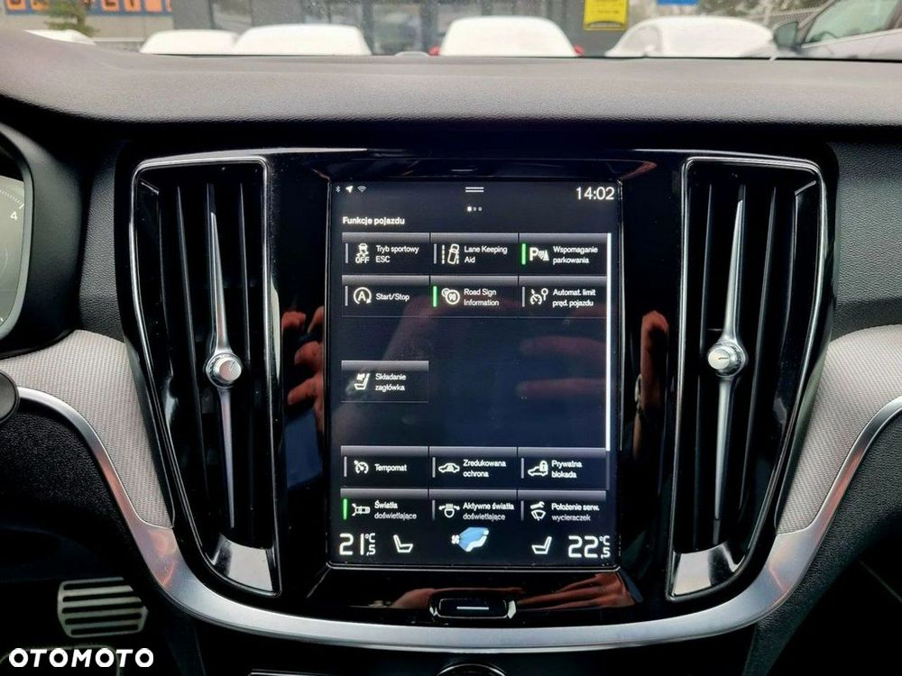 Volvo V60 D4 Geartronic R-Design - 28