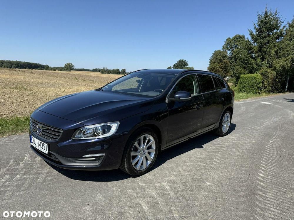Volvo V60 T3 Geartronic Momentum - 1