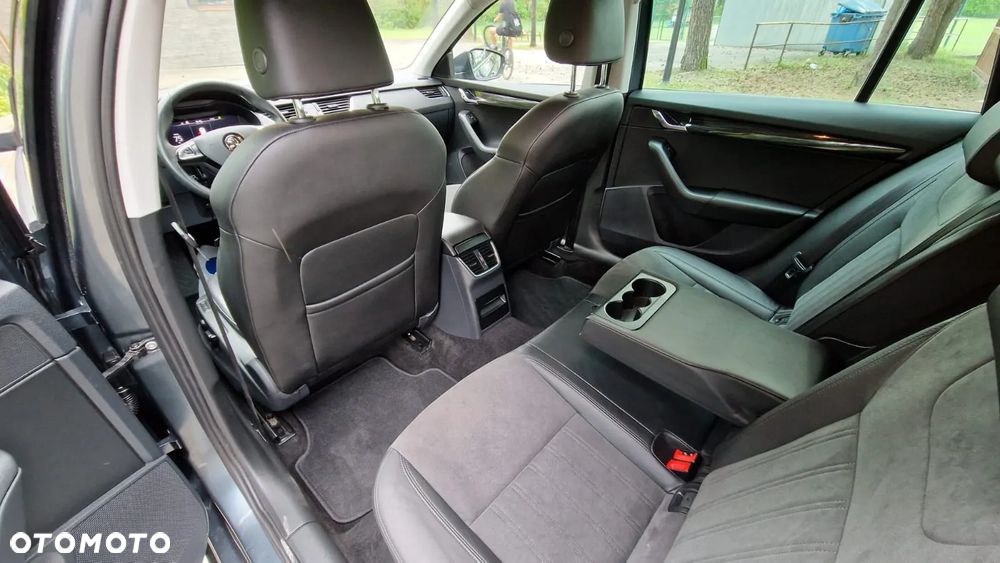 Skoda Octavia 2.0 TSI 4x4 DSG Style - 10