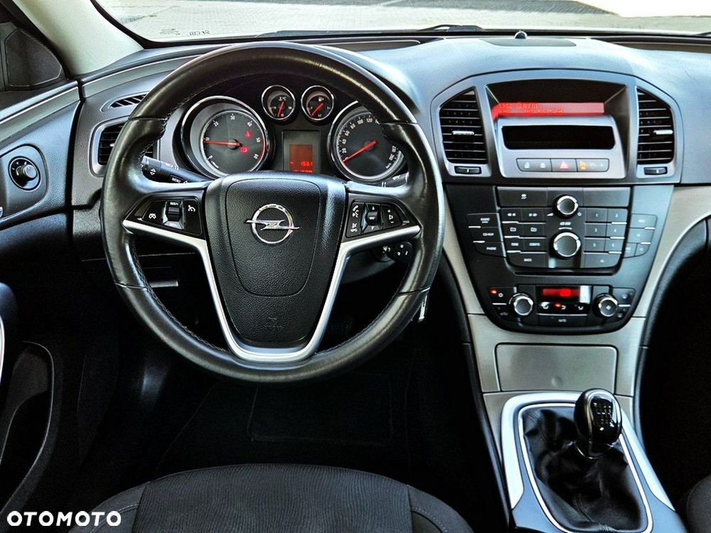 Opel Insignia - 12