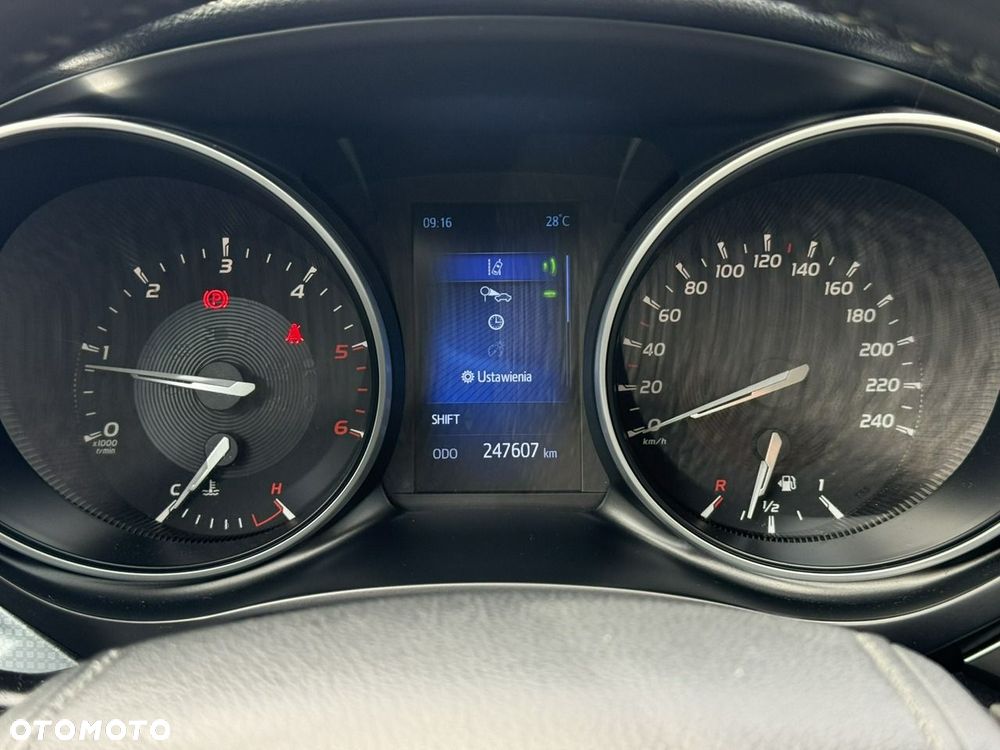 Toyota Avensis 1.6 D-4D Premium - 20