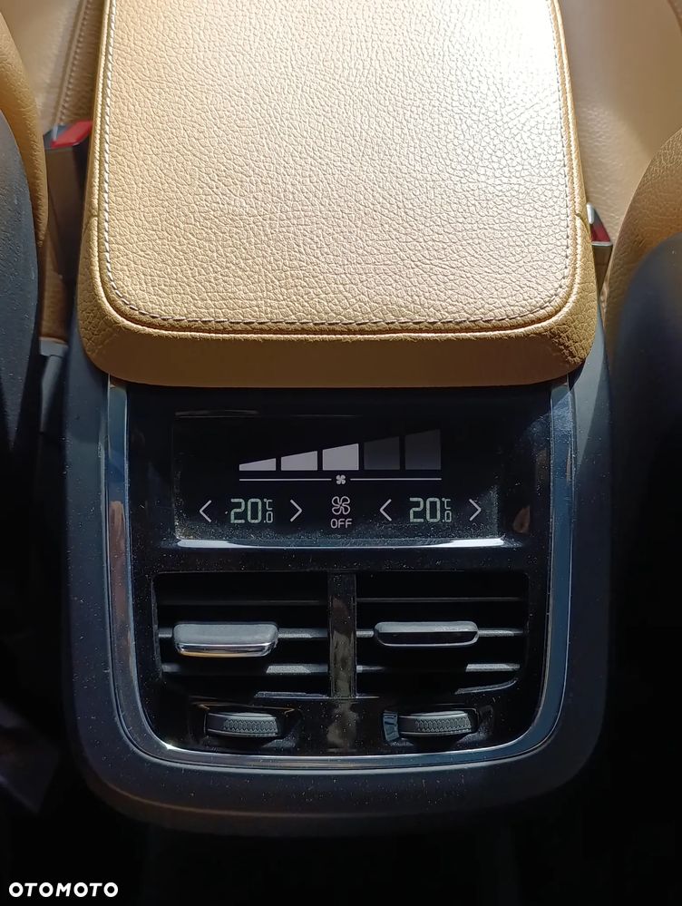 Volvo XC 90 T6 AWD Geartronic Momentum - 11