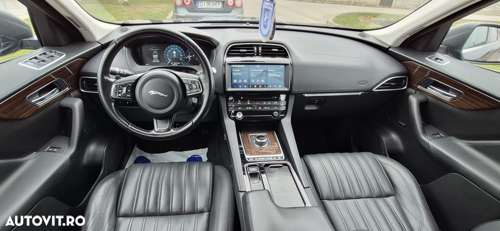 Jaguar F-Pace 20d AWD Portfolio - 9