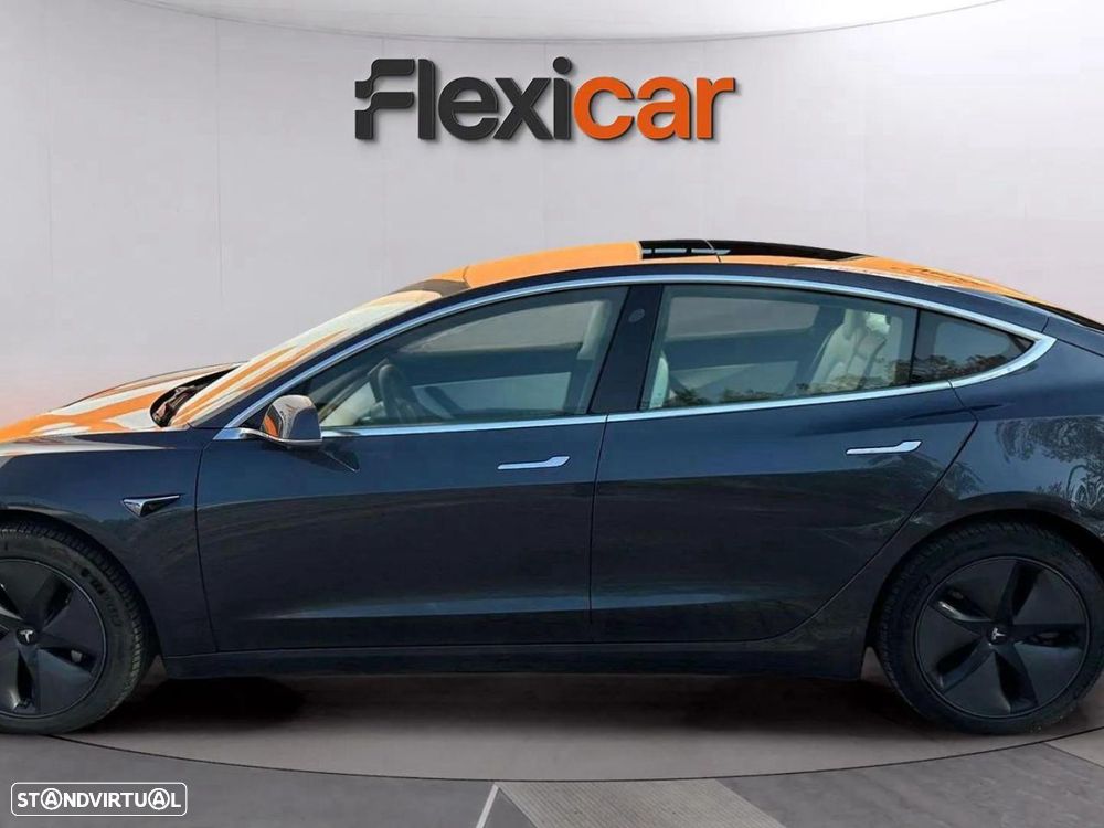 Tesla Model 3 - 4