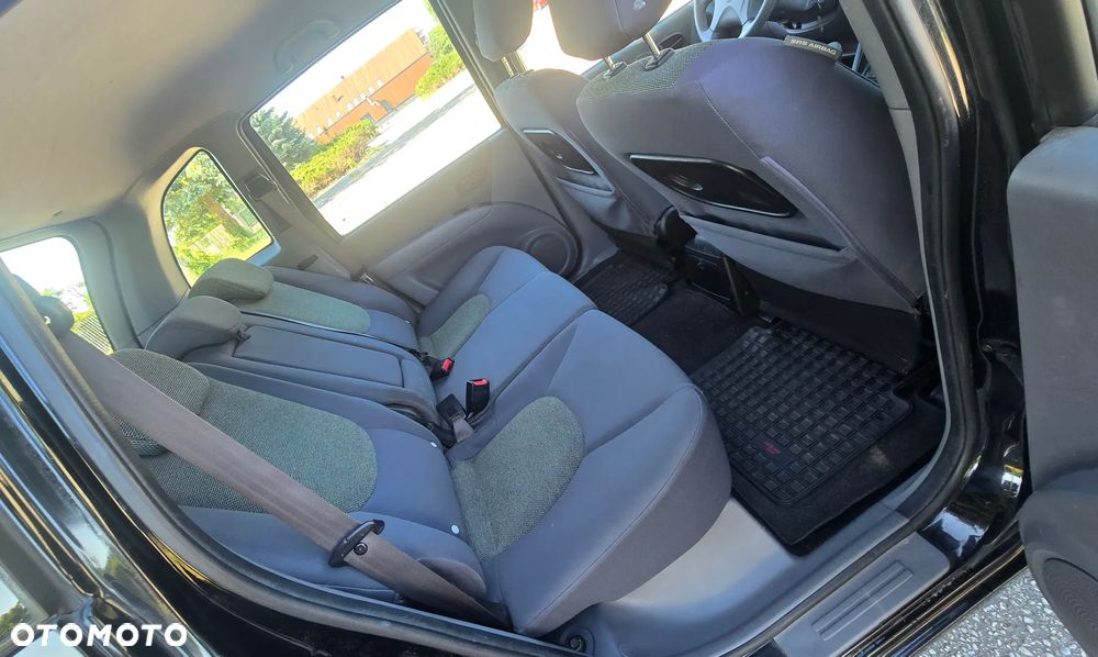 Hyundai Matrix 1.6 Active - 15