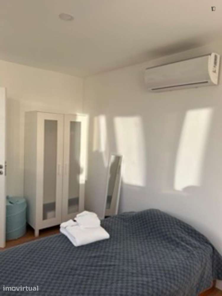 Quarto - localizado em Benfica Lisbon - Grande imagem: 3/12