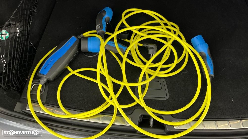 Volvo XC 60 2.0 T8 PHEV Momentum Plus AWD - 22