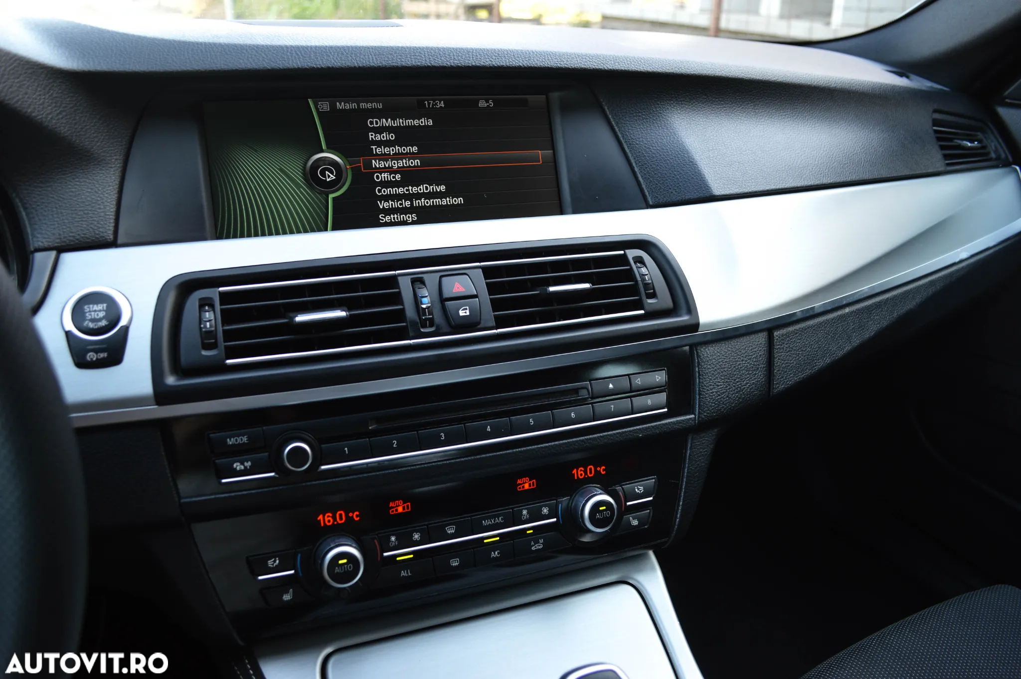 BMW Seria 5 525d xDrive Sport-Aut. - 27