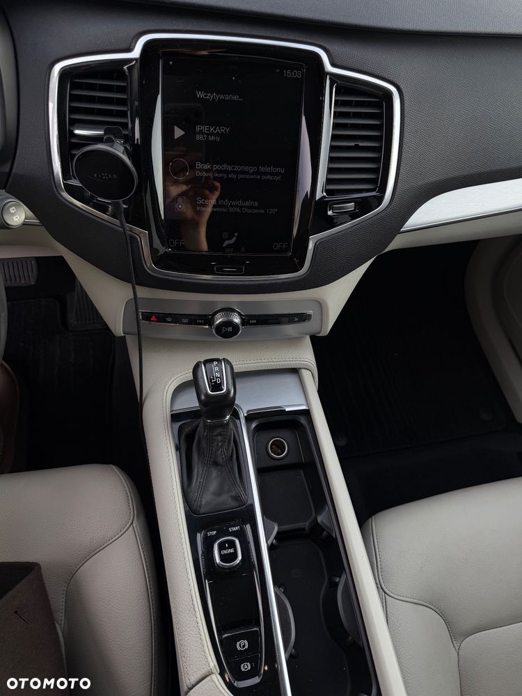 Volvo XC 90 D5 AWD Momentum - 3