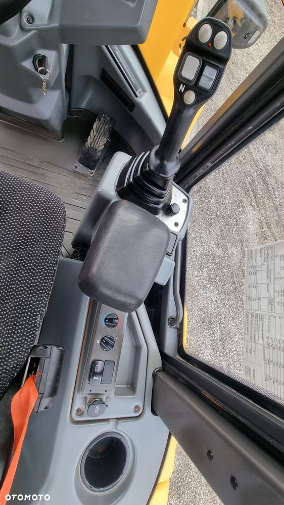 Volvo L30G/Maszyna sprowadzona/ 4749h/ - 21