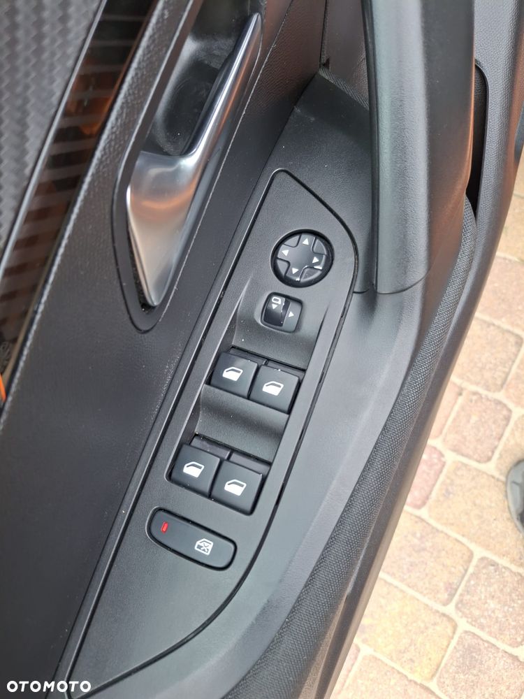 Peugeot 2008 BlueHDi 100 Active - 23