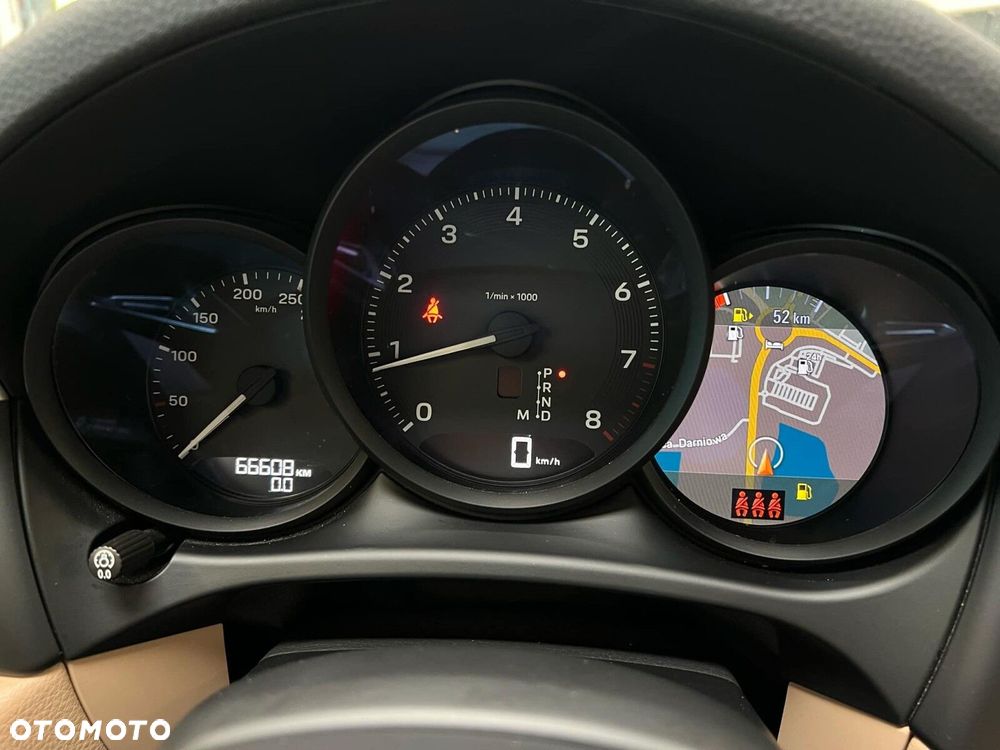 Porsche Macan Standard - 21